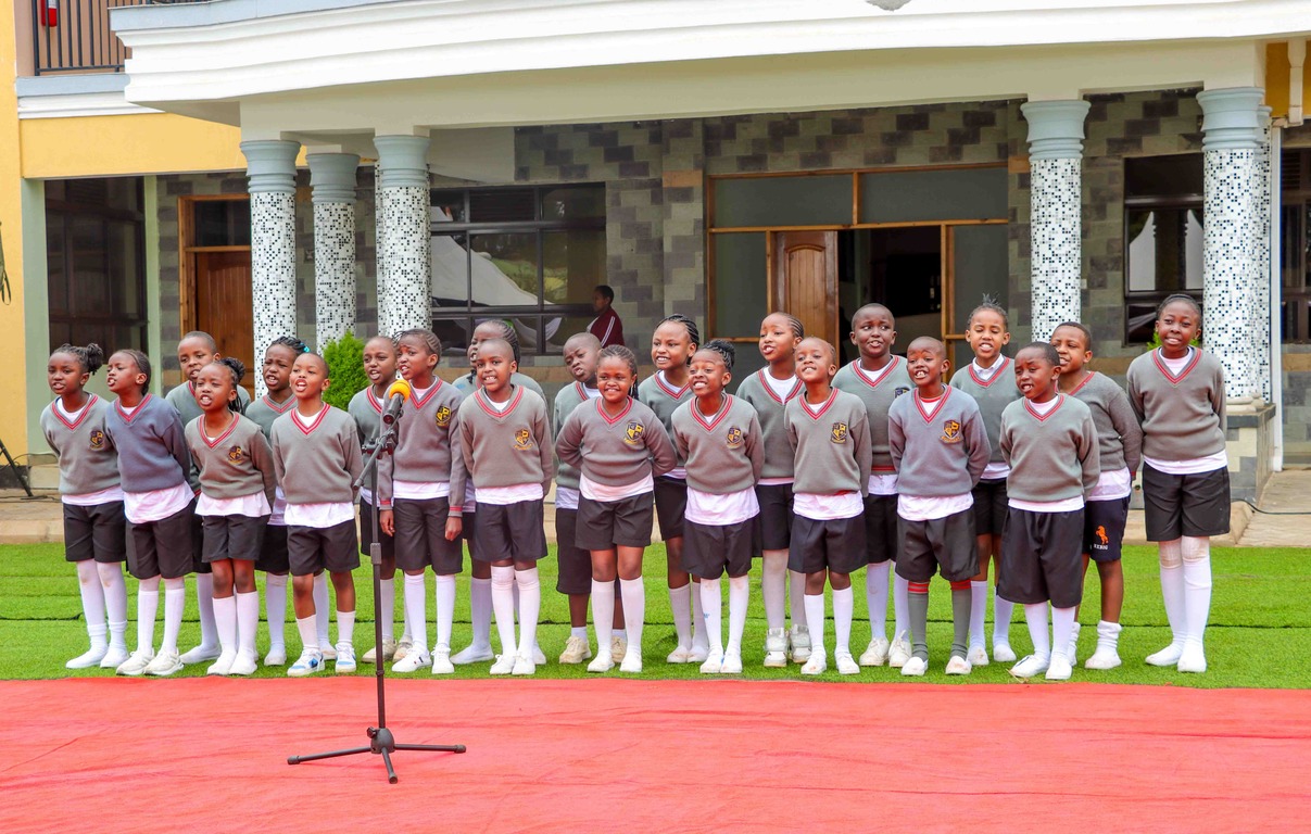 Grade 3 Students' Captivating Exhibition Sparks Curiosity and Creativity